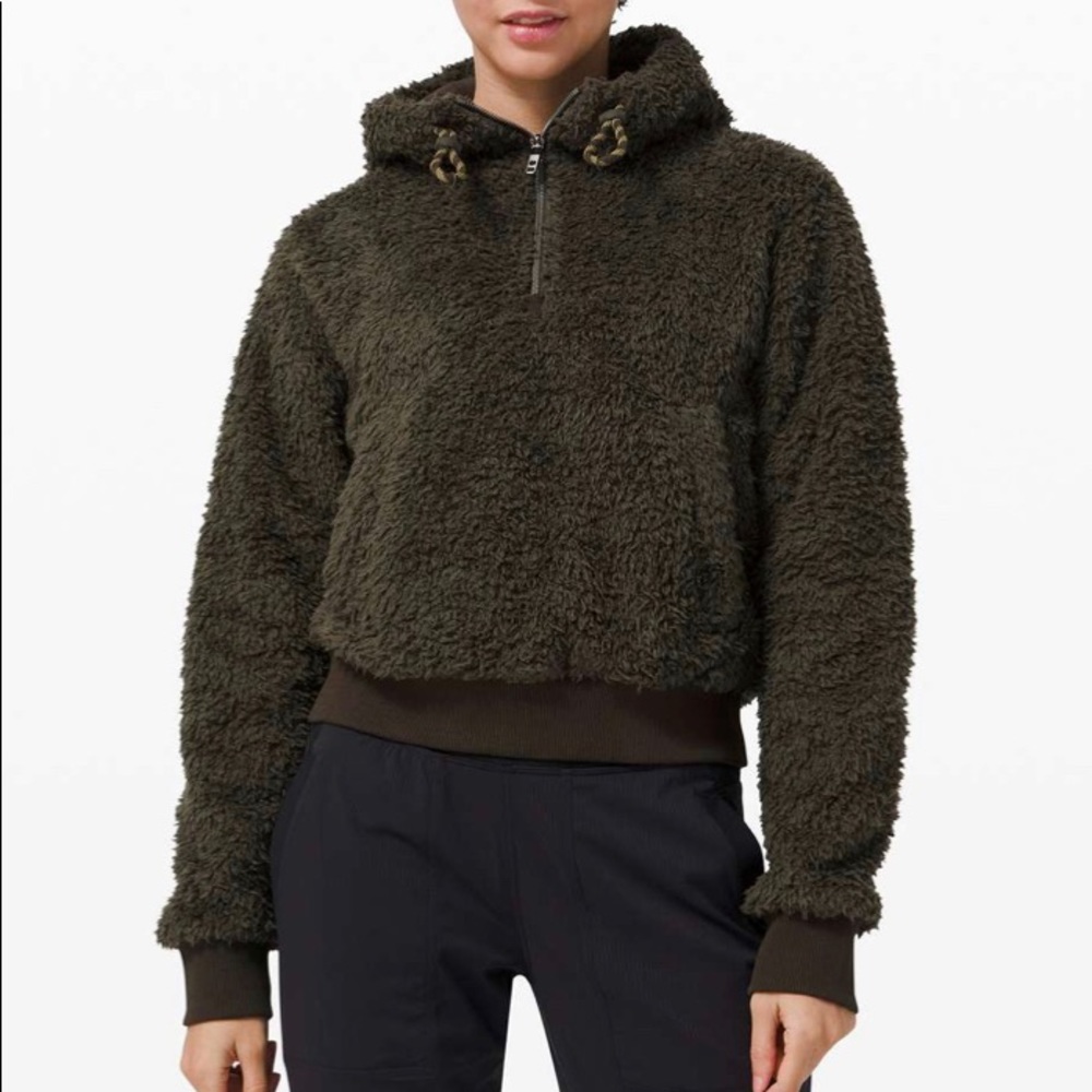 Lululemon oh so Sherpa half zip. Size 8.